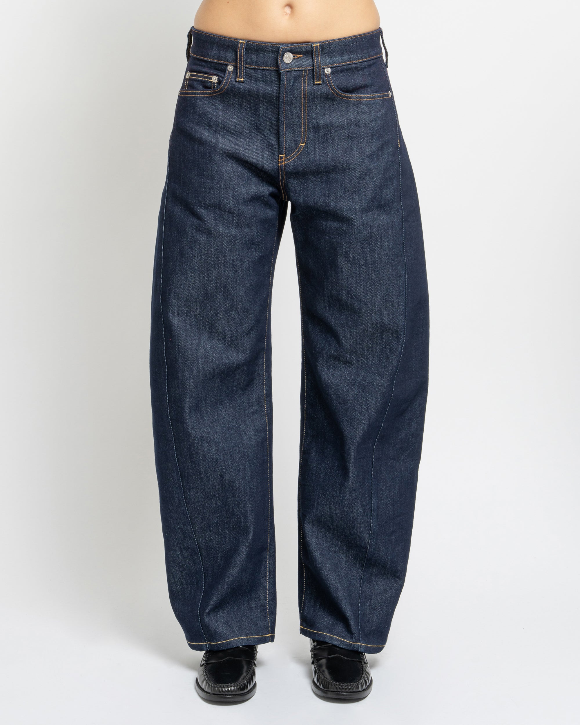 Cincity curved denim jeans
