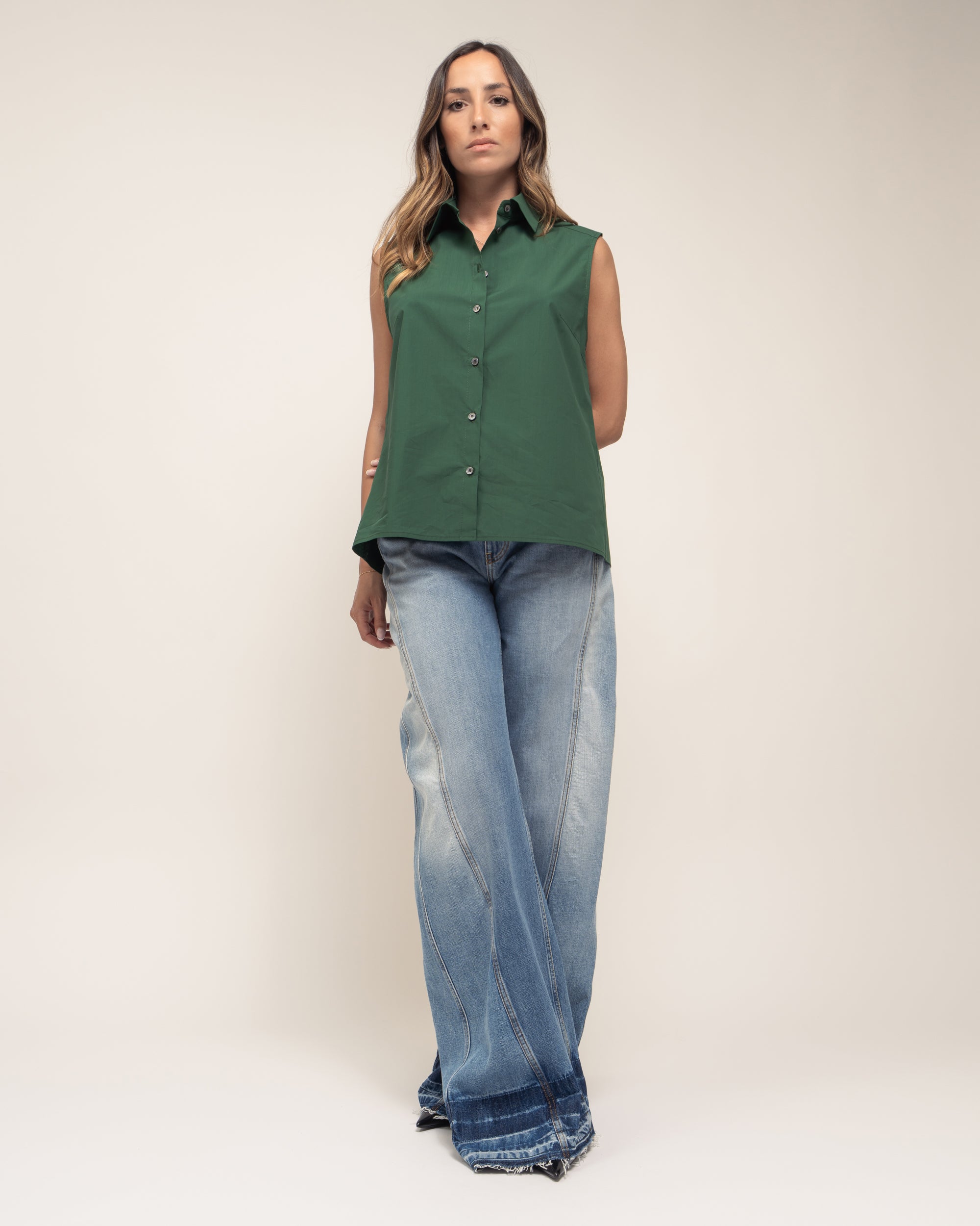 Millie camicia smanicata cut-out in popeline