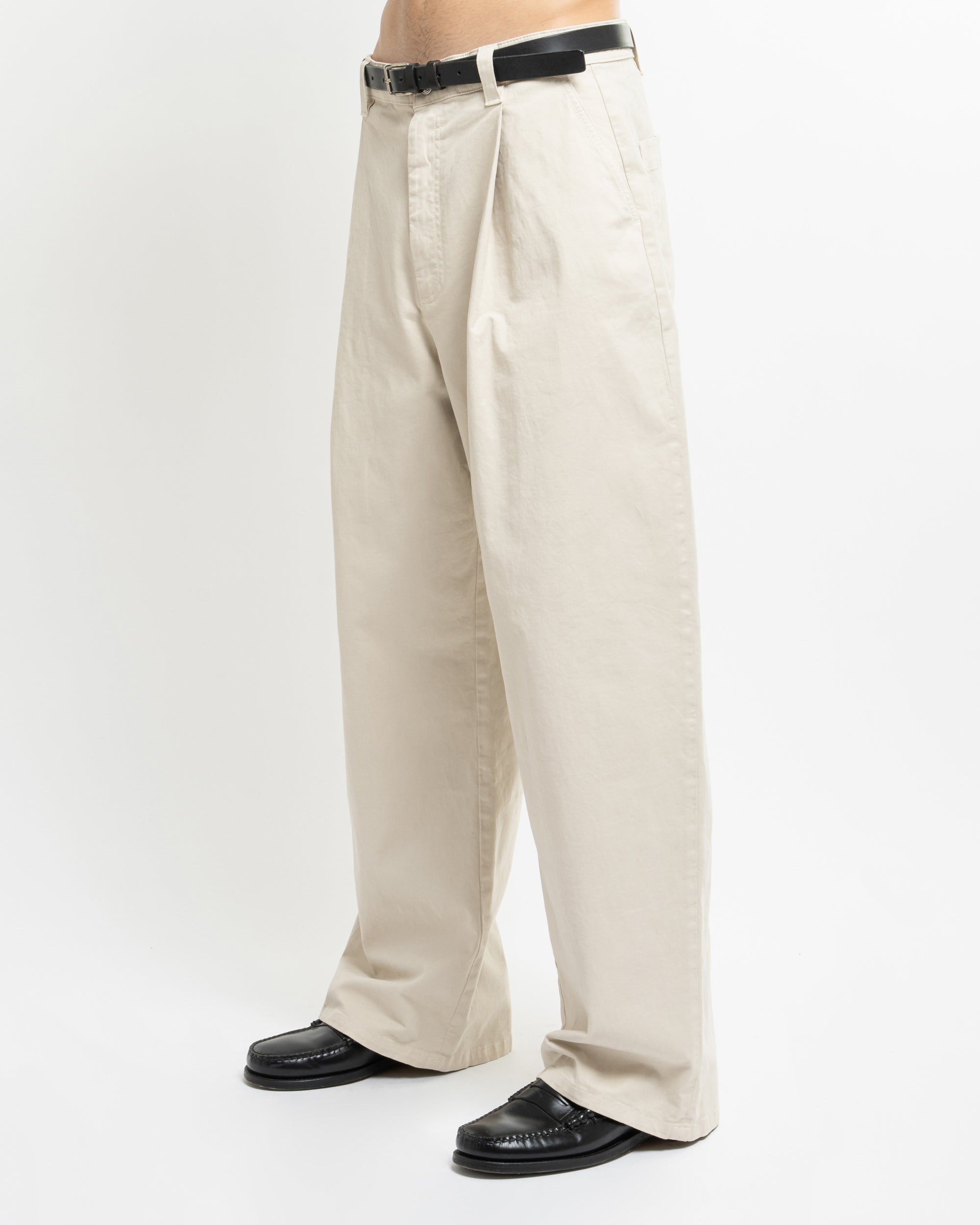 Pailot pantaloni chino loose in gabardina