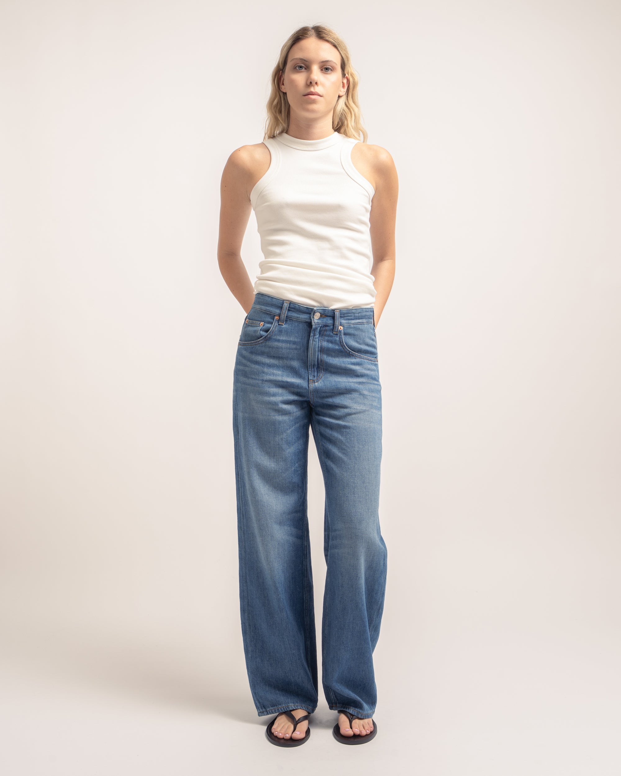 Pop jeans gamba ampia in denim fermo