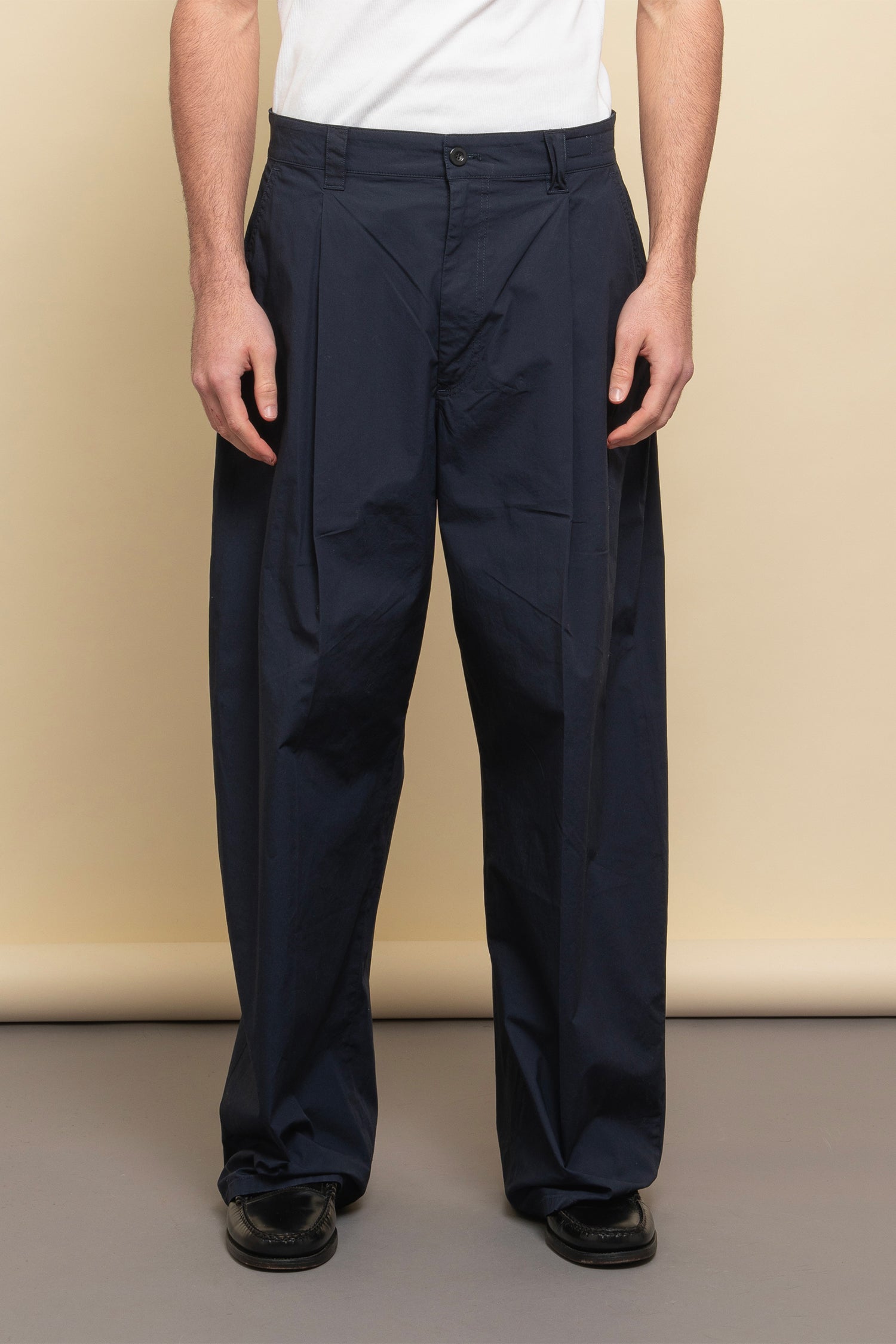 Pailot loose chino trousers in stretch poplin